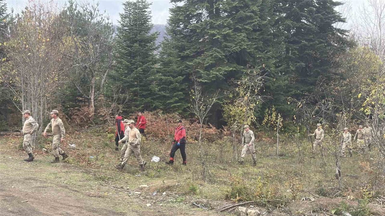 Kastamonu’nun Bozkurt ilçesinde kayıp olarak aranan anne ile oğlunun cenazelerinin