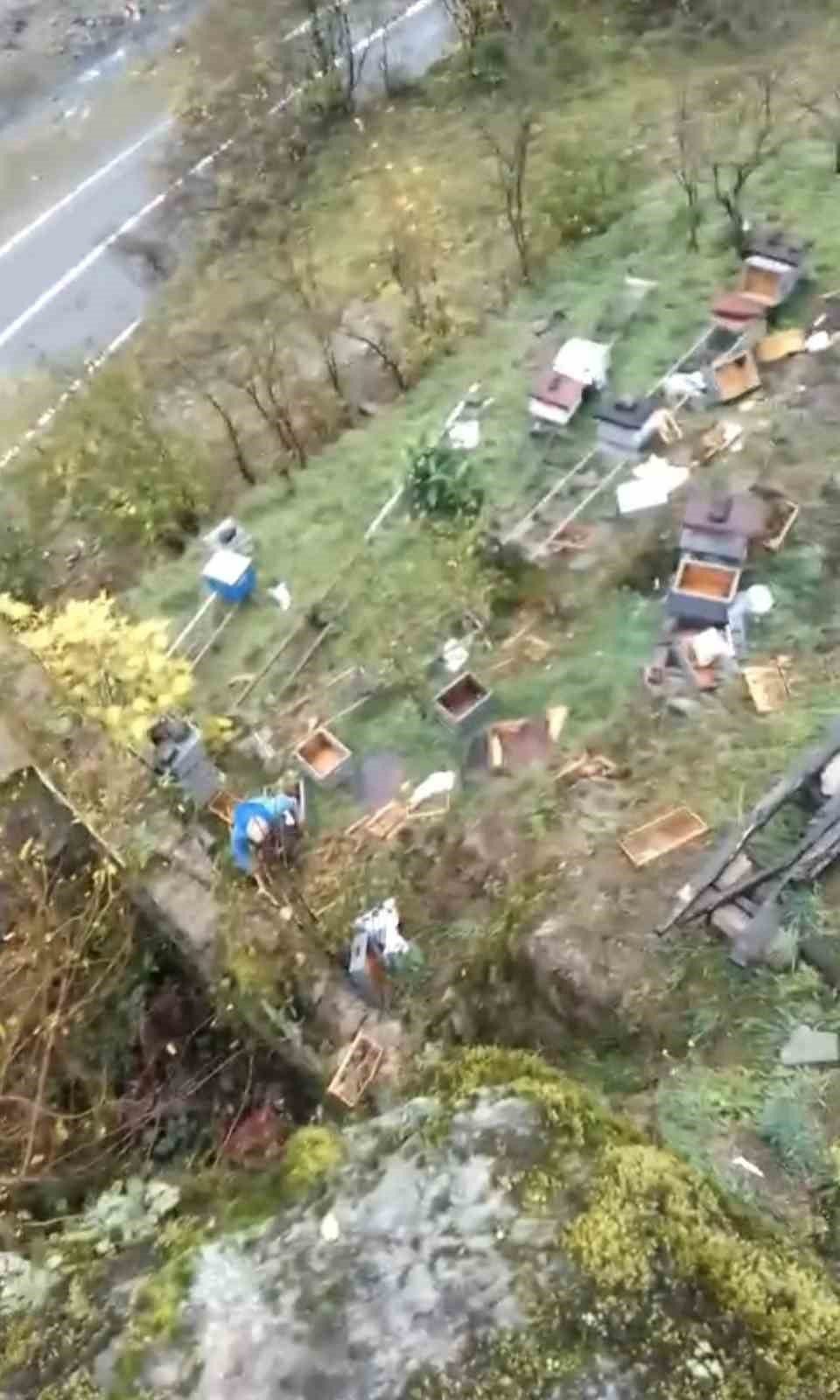 Trabzon’un Araklı ilçesine bağlı Taşgeçit Mahallesi’nde arıcılık yapan Ziya Kotaman’a
