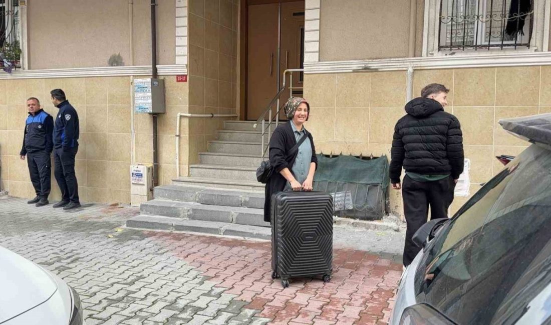 Arnavutköy’de sabaha karşı çöken istinat duvarı iki binada hasara neden