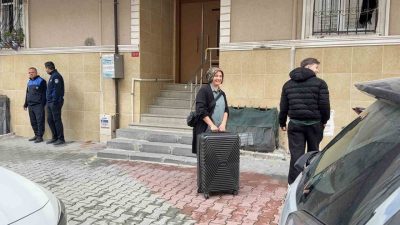 Arnavutköy’de sabaha karşı çöken istinat duvarı iki binada hasara neden