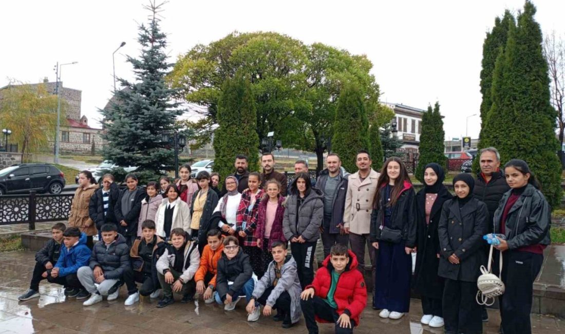 Aşkaleli öğrenciler, bugün Aşkale Kaymakamlığı ve TÜGVA Aşkale İlçe Temsilciliği