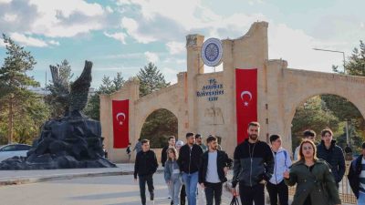 Atatürk Üniversitesi Kalkındırma Vakfı, 2025-2026 eğitim-öğretim yılı burs başvurularını açtı.