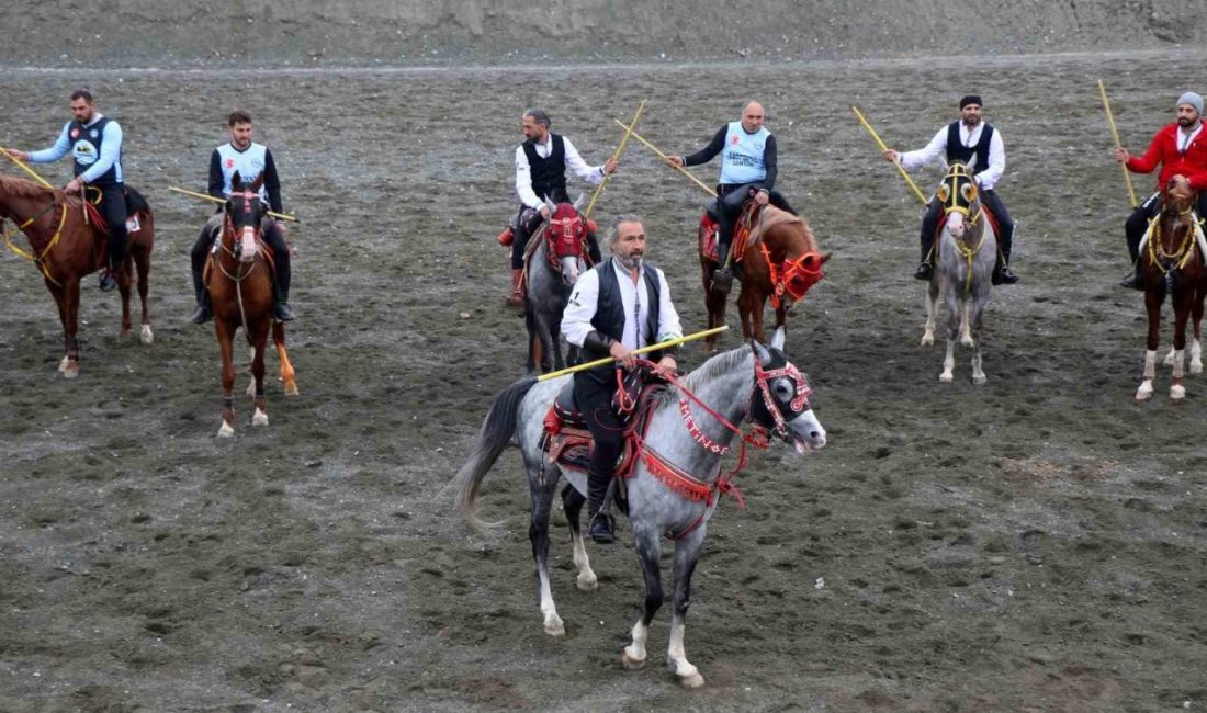 Erzincan’da atlı spor kulüplerince düzenlenen müsabakalarla ata sporu cirit yaşatılıyor.