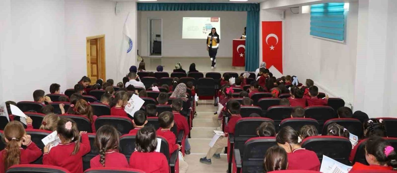 Bayburt’ta yürütülen ’Sağlıklı Çocuk Sağlıklı Gelecek’ Projesi kapsamındaki eğitimlerin ikinci