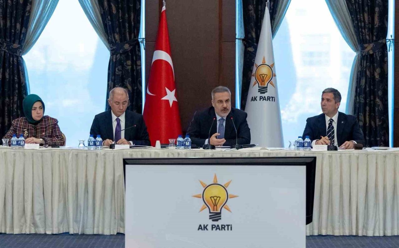 Dışişleri Bakanı Hakan Fidan, AK Parti Dış İlişkiler Başkanlığının düzenlediği