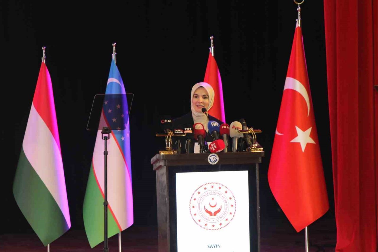 Aile ve Sosyal Hizmetler Bakanı Mahinur Özdemir Göktaş, Erzincan’da düzenlenen