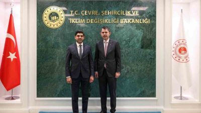 Çevre, Şehircilik ve İklim Değişikliği Bakanı Murat Kurum, bir dizi