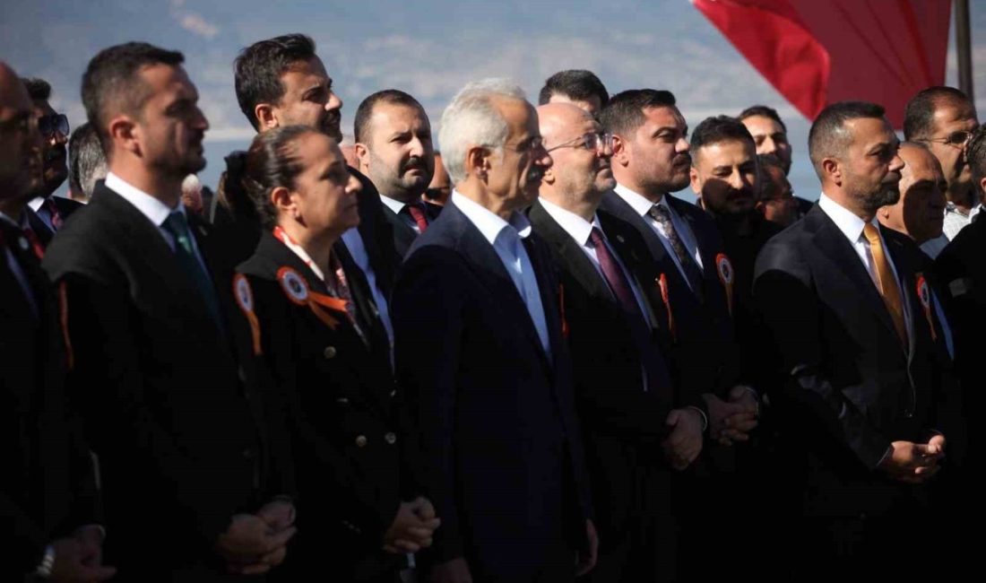 Ulaştırma ve Altyapı Bakanı Abdülkadir Uraloğlu, Burdur-Tefenni-Çavdır yolu açılışına katıldı.