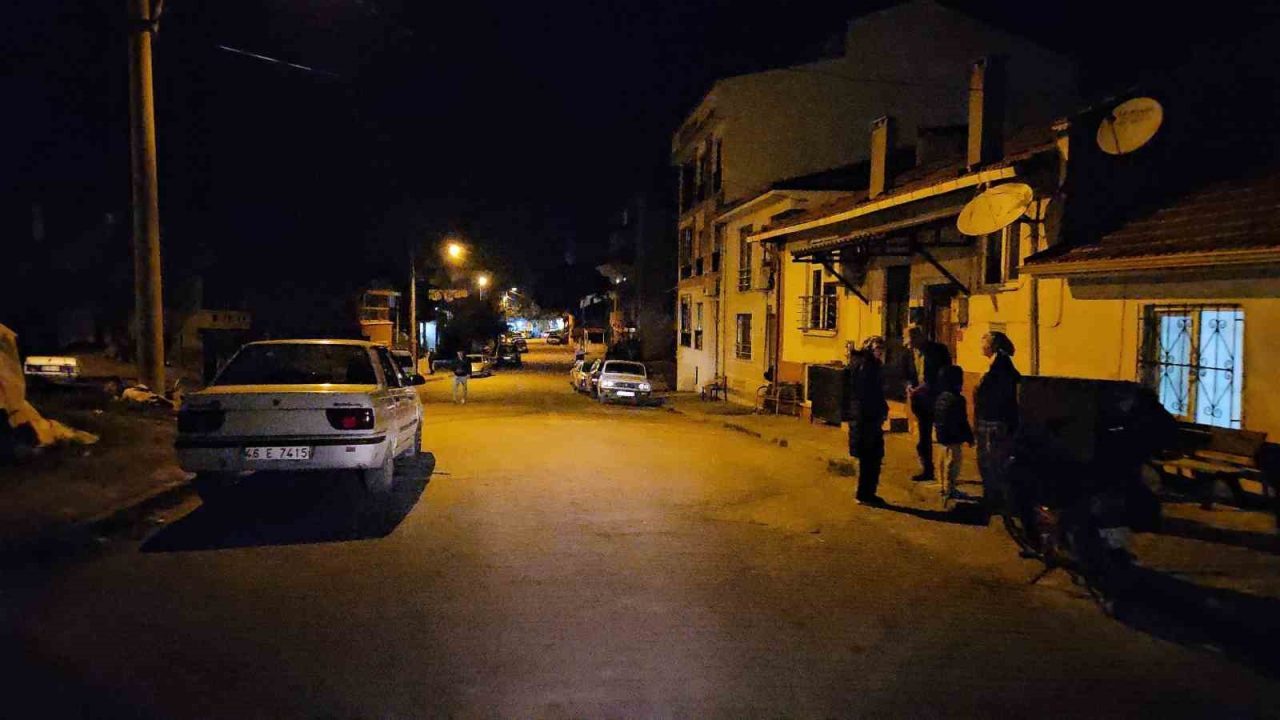 Balıkesir’in Sındırgı ilçesinde 4.9 büyüklüğünde deprem meydana geldi. Balıkesir’in Sındırgı