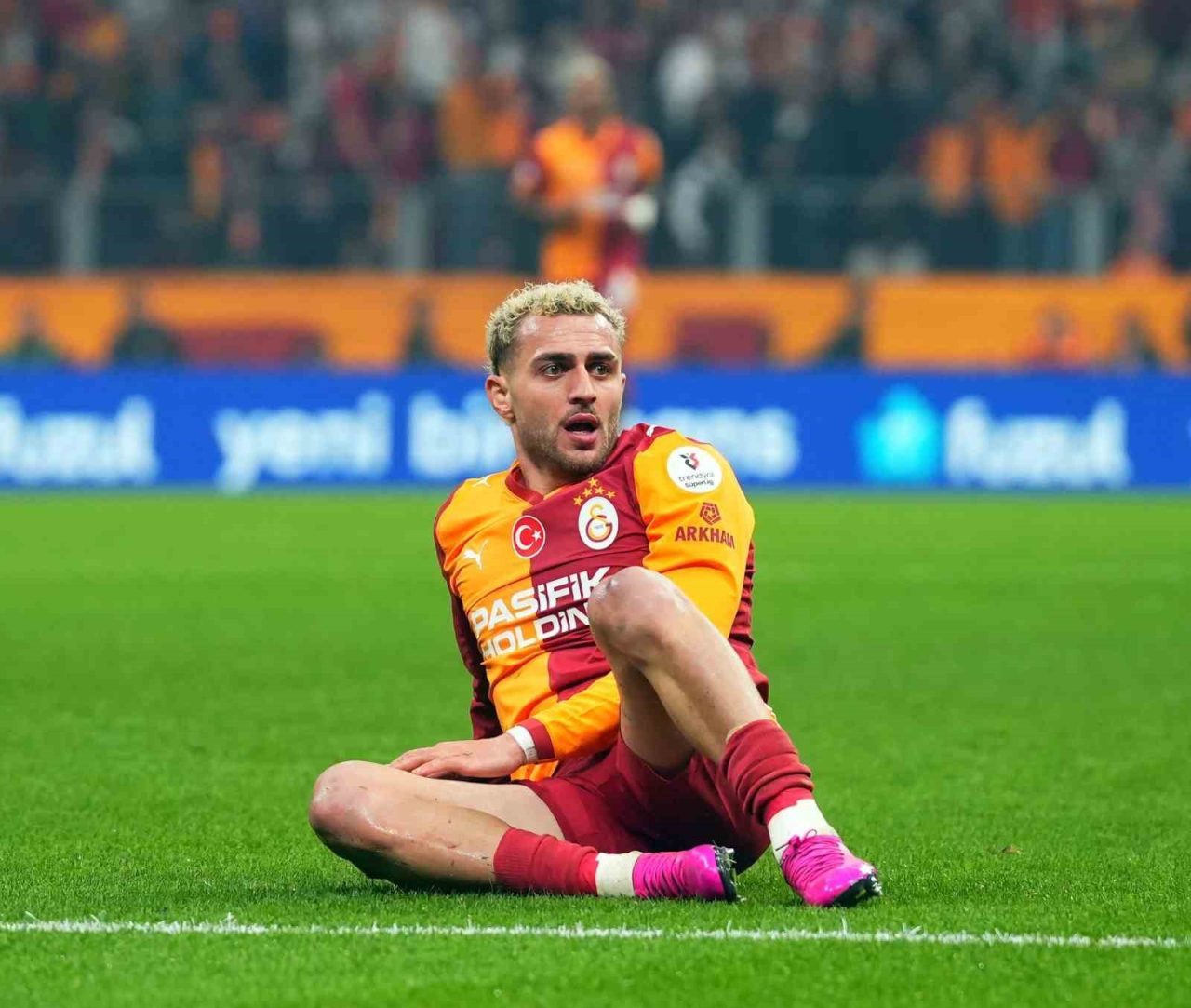 Galatasaray’ın, Trabzonspor ile yaptığı müsabakada bazı sarı-kırmızılı taraftarlar, Barış Alper