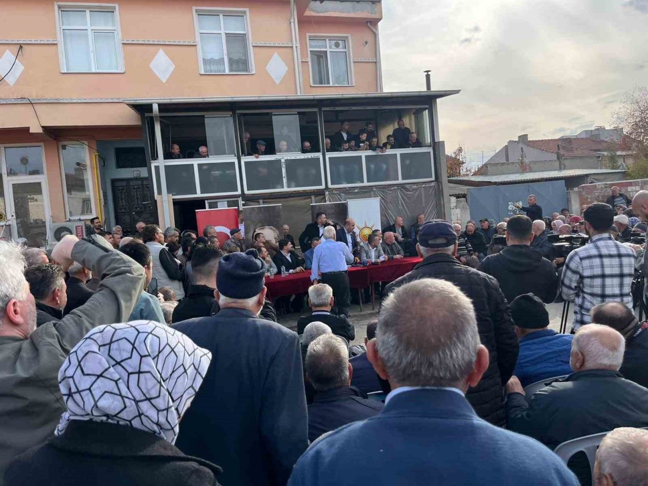AK Parti Eskişehir İl Başkanı Gürhan Albayrak, Eskişehir’de bazı mahallelerdeki
