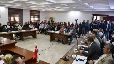 Kuşadası Belediyesi Davutlar Ek Hizmet Binası’nda gerçekleştirilen Kasım ayı olağan