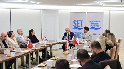 Sürdürülebilir Ekonomi Topluluğu (SET), tarafından düzenlenen toplantıda konuşan Kepez Belediye