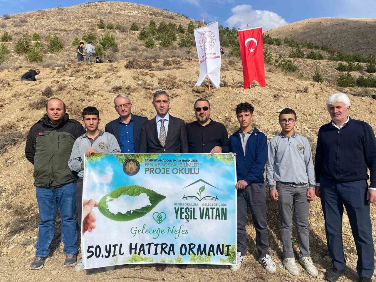 ‘Benim Okulum Geleceğe Çare: Yeşil Vatan’ projesi kapsamında Bayburt Anadolu