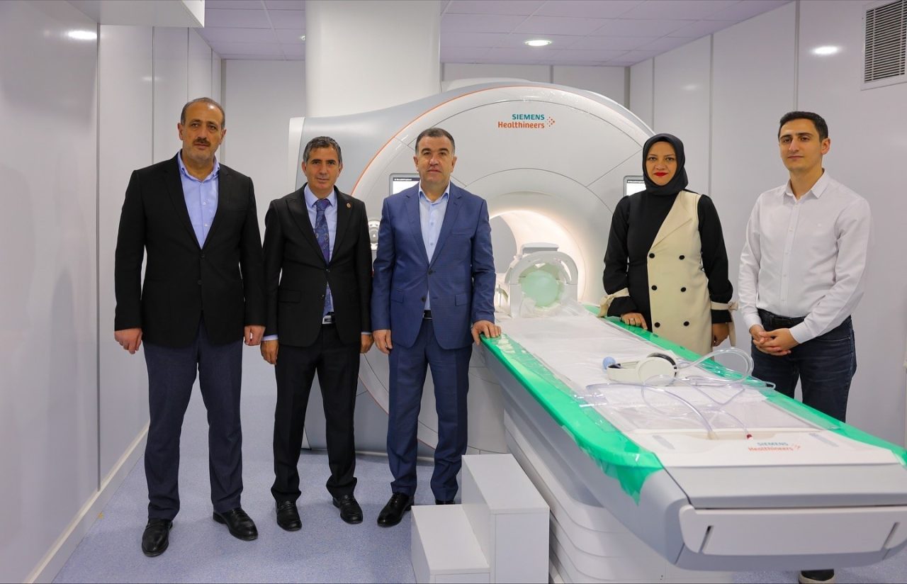 Bayburt Devlet Hastanesine kazandırılan son teknoloji Manyetik Rezonans (MR) cihazı,