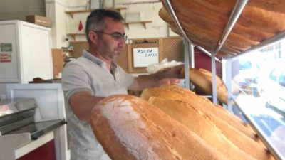 Bayburt’ta ekmek fiyatlarına 2,5 TL zam yapıldı. 12,5 lira olan