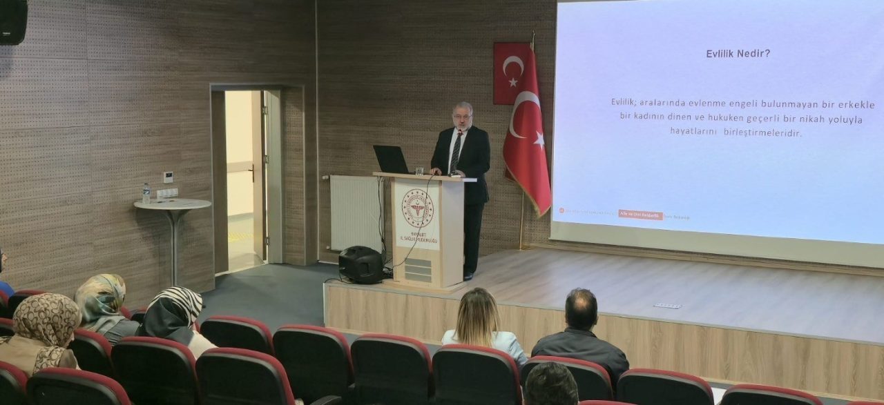 Bayburt İl Müftülüğü tarafından ’Neslin Korunması ve Yetiştirilmesinde Evliliğin Önemi’