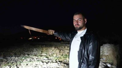 Bayburt’ta gece saatlerinde atlarını kontrol etmeye giden iki arkadaş, karşılarına