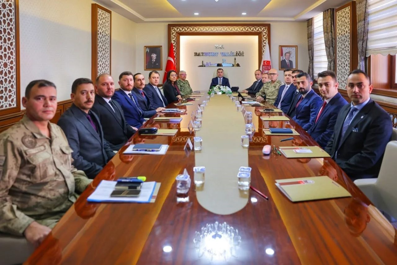 Bayburt’ta güvenlik ve asayiş konularına yönelik çalışmalar, valilik koordinesinde gerçekleştirilen