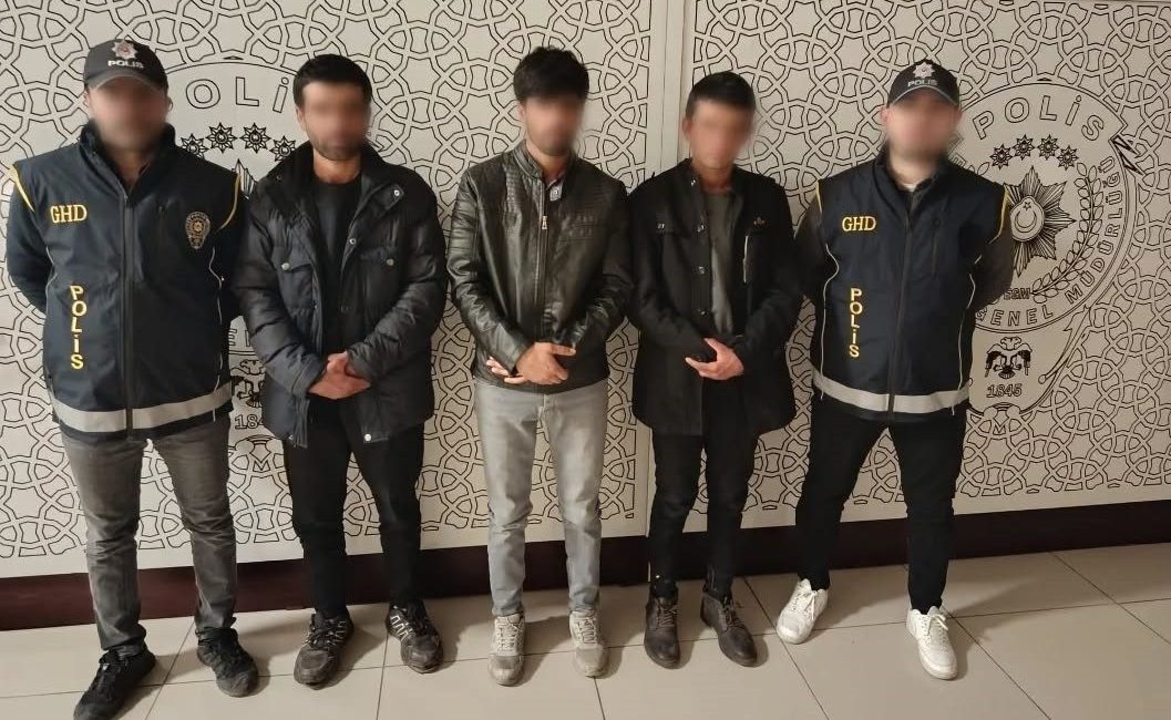 Bayburt İl Emniyet Müdürlüğü ekiplerince, göçmen kaçakçılığı ve insan ticareti