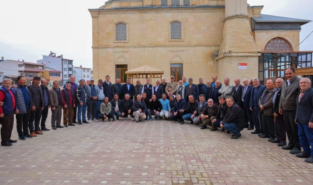 Bayburt’un Adabaşı ve Aydıncık köylerinde vatandaşların talepleri dinlenerek, yürütülen çalışmalar