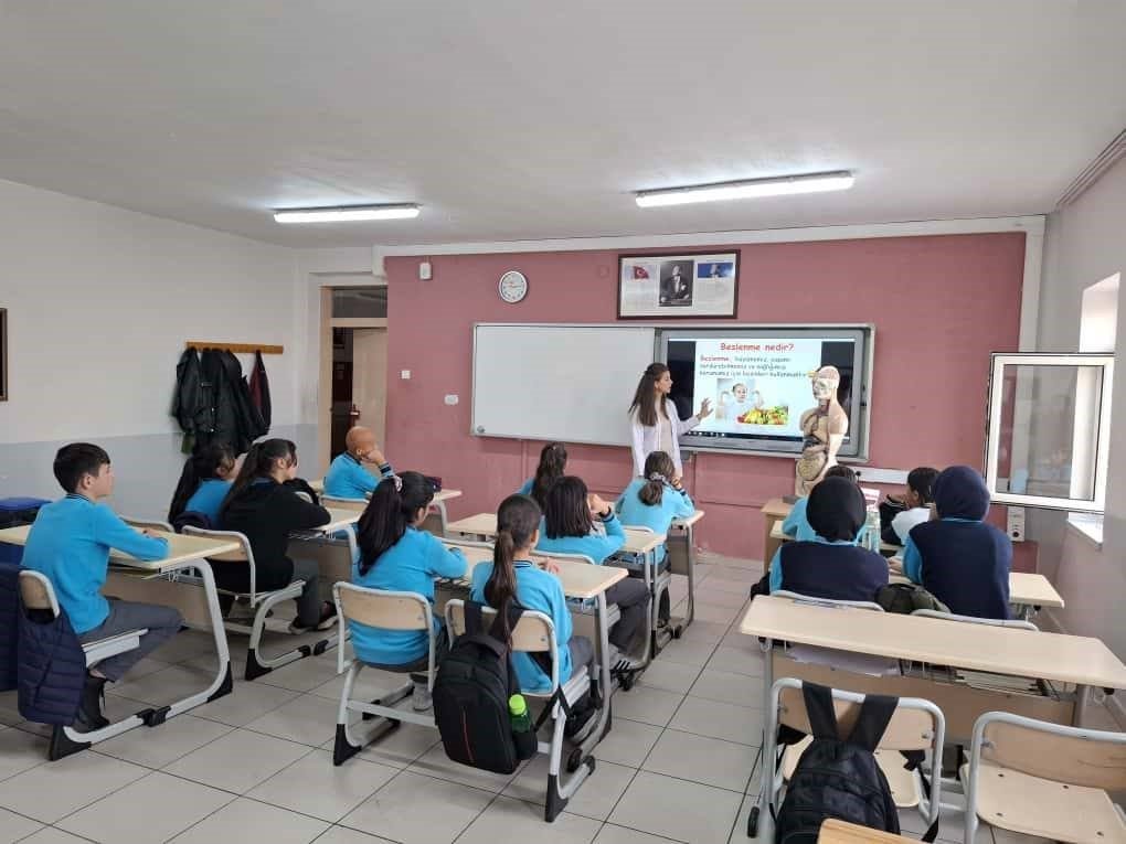 Bayburt KOP Mesleki ve Teknik Anadolu Lisesi Sağlık Alanı öğretmenleri