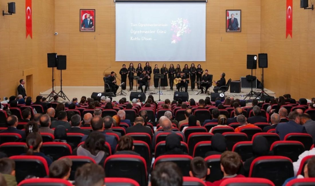 24 Kasım Öğretmenler Günü dolayısıyla Bayburt Rekabet Kurumu Kız Anadolu