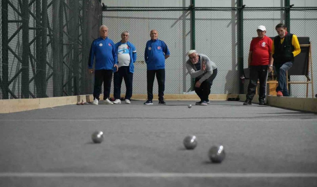 Bayburt ve Erzincan huzurevleri arasında oynanan Huzur Bocce Ligi final