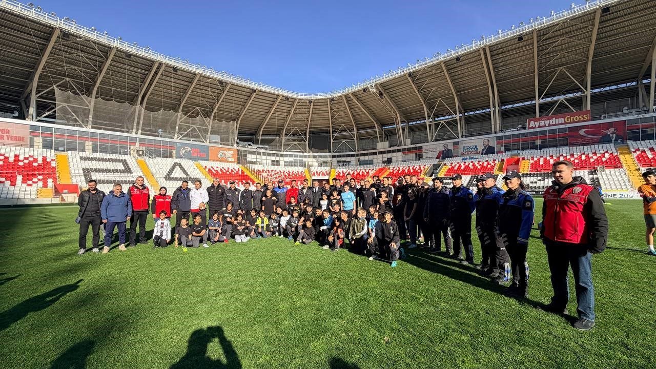 Erzincan İl Emniyet Müdürlüğü Spor Kulübü bünyesinde yer alan gençler,