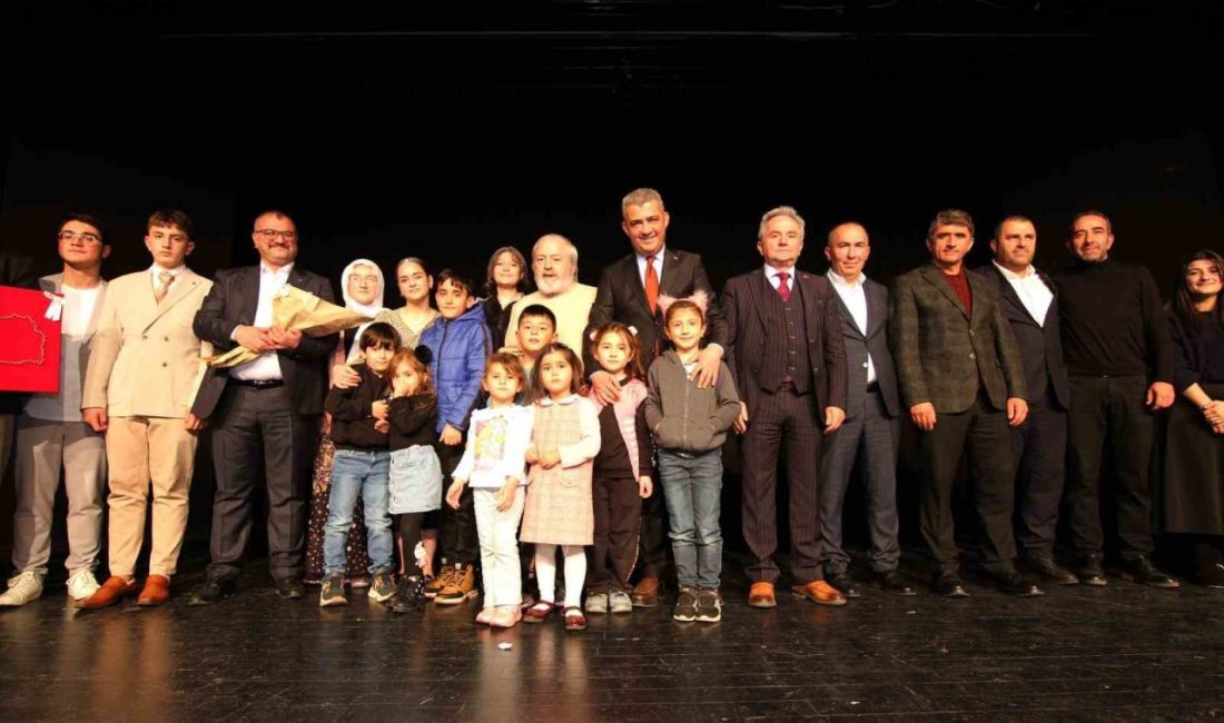 Erzurum’da “Bir Gün Değil Bir Gül’dür Öğretmen” isimli tiyatro gösterimi