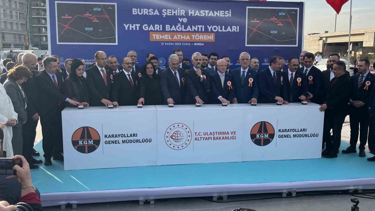 Ulaştırma ve Altyapı Bakanı Abdulkadir Uraloğlu, temeli atılan Bursa Şehir