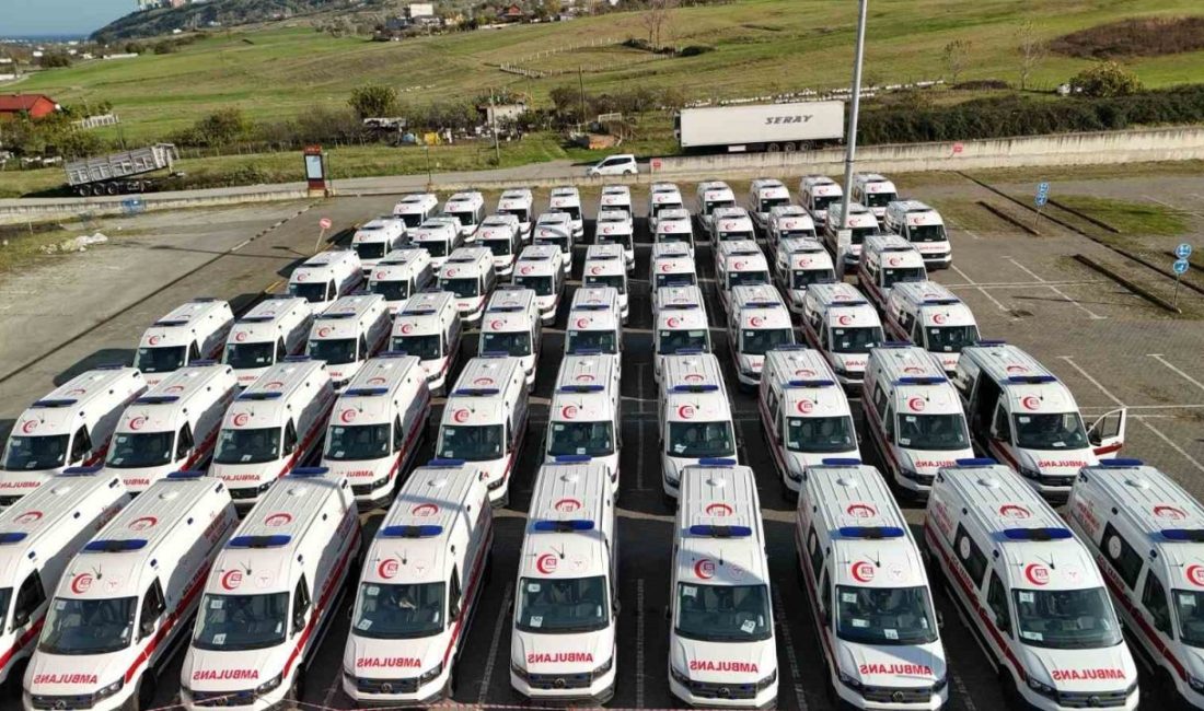 Samsun Büyükşehir Belediye Başkanı Halit Doğan, Samsun’a 100 yeni ambulans