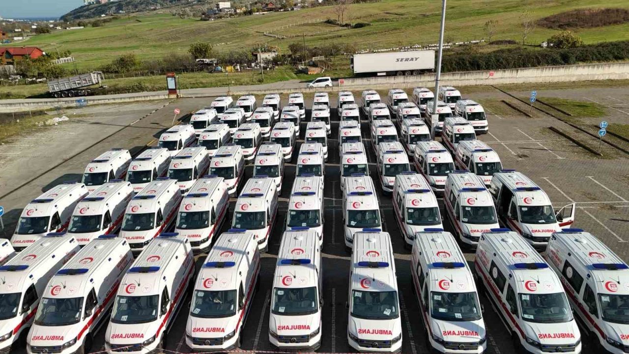 Samsun Büyükşehir Belediye Başkanı Halit Doğan, Samsun’a 100 yeni ambulans