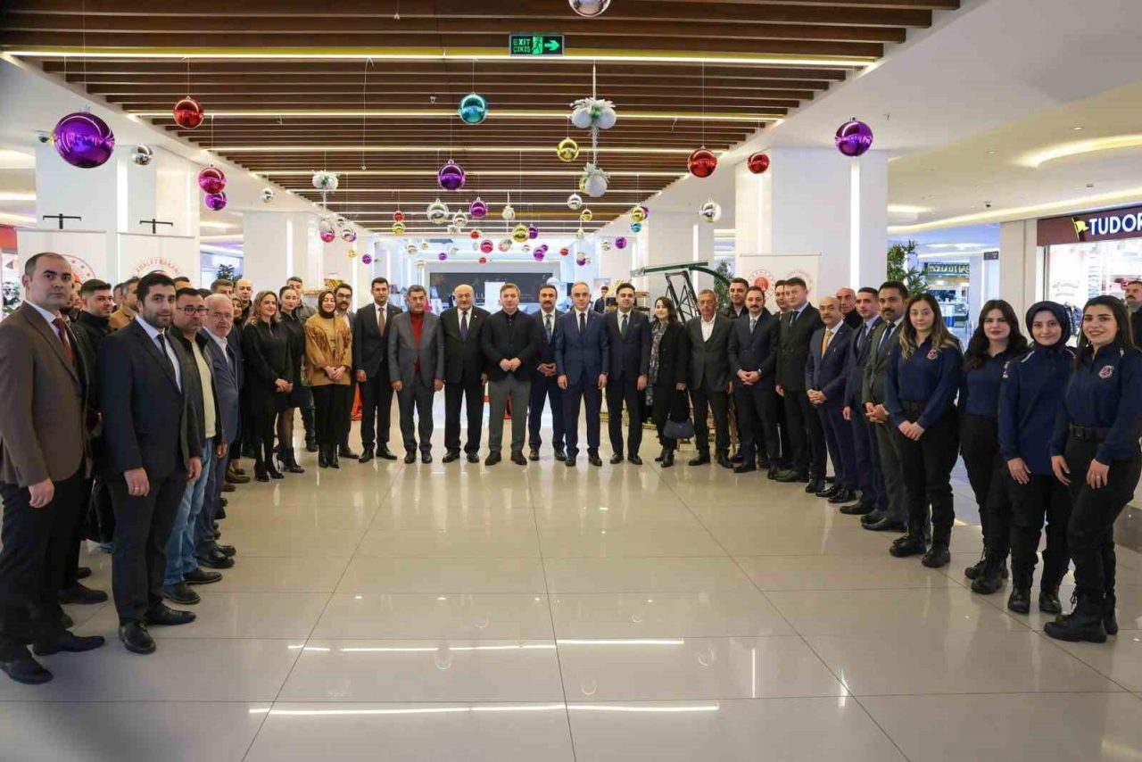 Erzincan ceza infaz kurumlarında üretilen el emeği ürünlerin yer aldığı