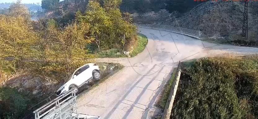 Amasya’da 17 yaşındaki sürücünün kontrolünden çıkan otomobilin köprüden Tersakan Çayı’na