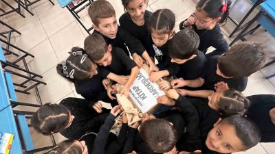 Erzincan’da iki okul arasında başlatılan “Kitap Kardeşliği” projesiyle öğrenciler kitap