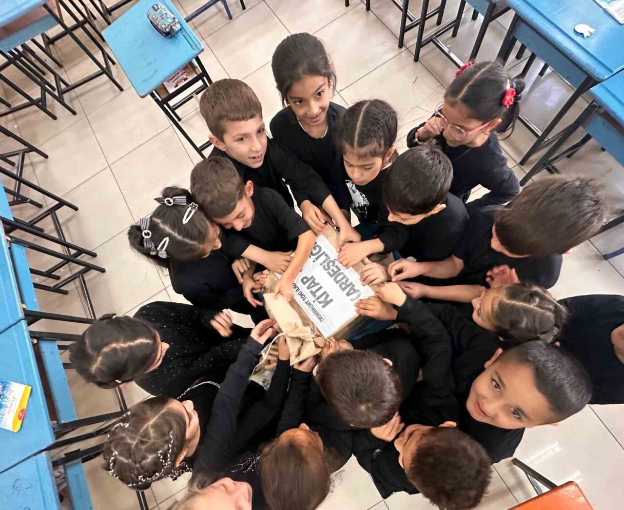 Erzincan’da iki okul arasında başlatılan “Kitap Kardeşliği” projesiyle öğrenciler kitap