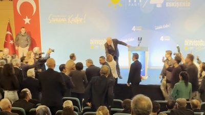 Eskişehir’de konuşan İYİ Parti Genel Başkanı Müsavat Dervişoğlu, salonda bulunan