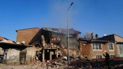 Erzurum’un Yakutiye ilçesinde bugün sabah saatlerinde meydana gelen doğalgaz patlamasıyla