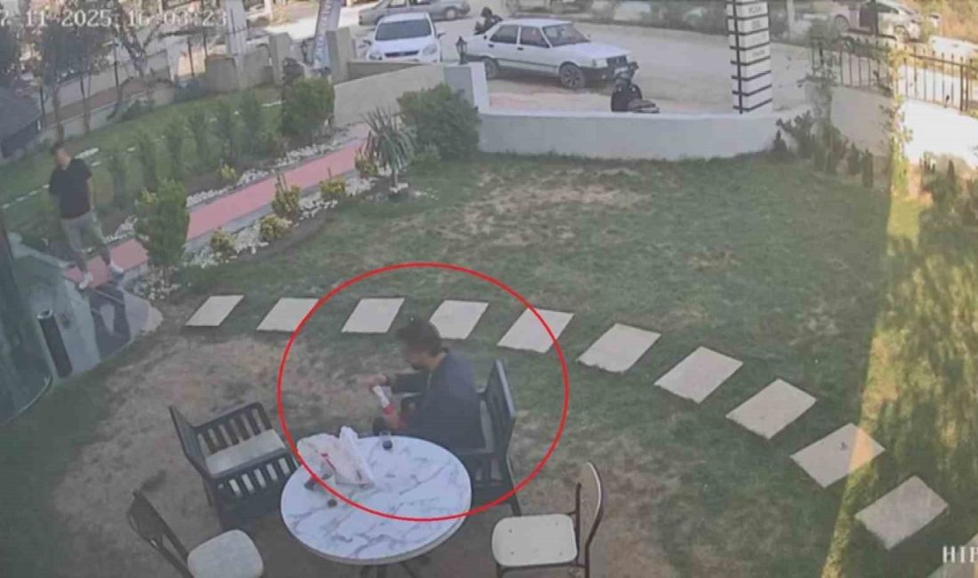 Hatay’da depreme döner yediği esnada yakalanan esnaf Cuma Karaahmetli’nin elindeki