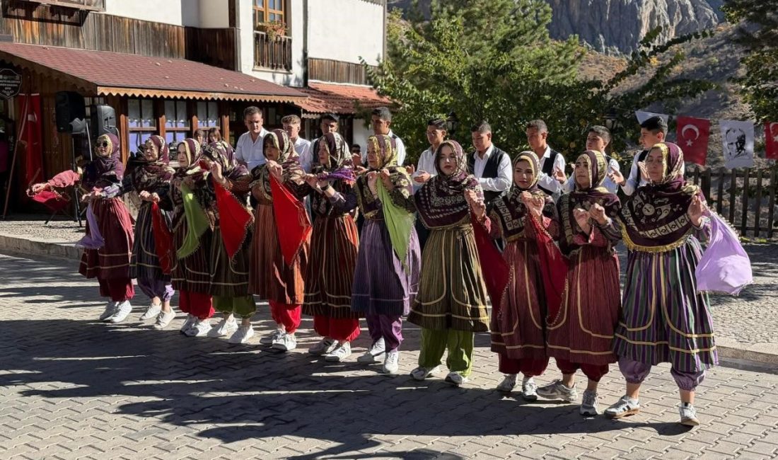 Erzincan’ın Kemaliye ilçesinde başlatılan “Okullarda Kemaliye Kültürü Yaşatılması” projesi kapsamında