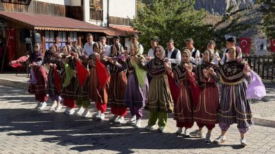 Erzincan’ın Kemaliye ilçesinde başlatılan “Okullarda Kemaliye Kültürü Yaşatılması” projesi kapsamında