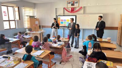 Kemaliye Kaymakamı Emirhan Arıkan, ilçedeki eğitim faaliyetlerini yerinde incelemek ve