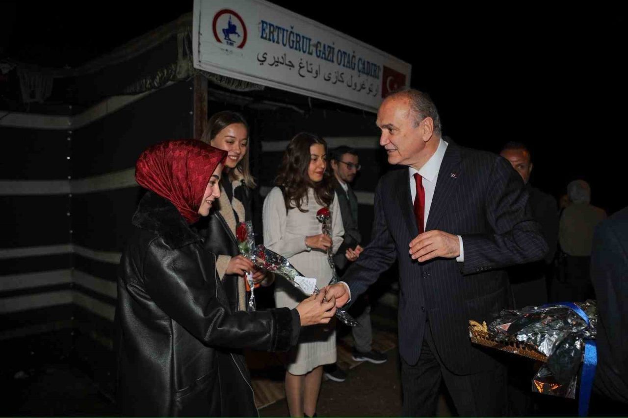 Düzce’de eğitim camiası valilik ve belediyenin 24 Kasım Öğretmenler Günü’ne