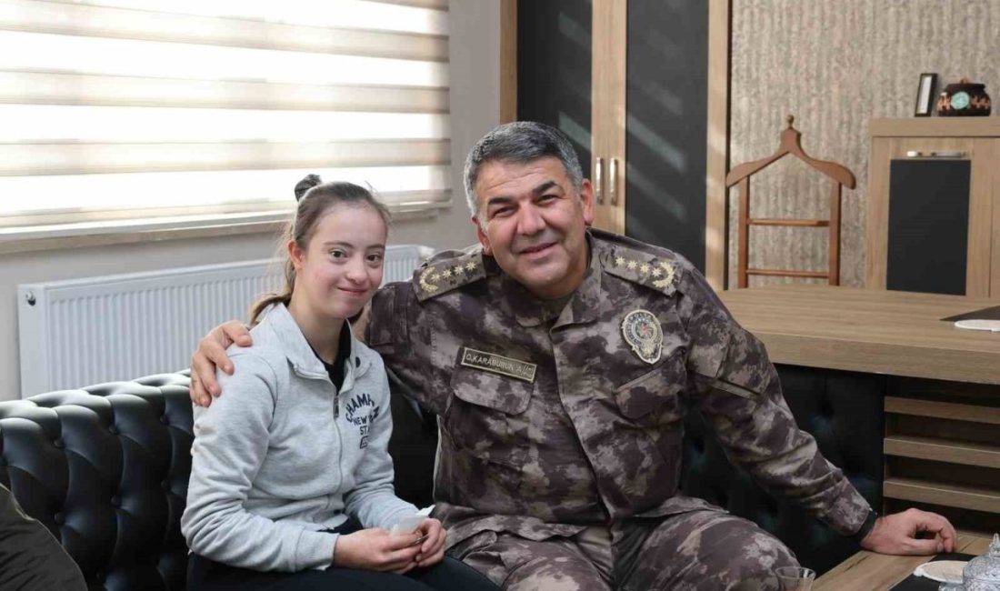 Erzurum İl Emniyet Müdürümüz Onur Karaburun, okul önlerinde yapılan uygulamaları