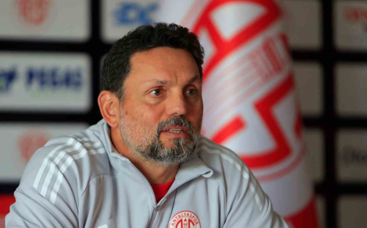Antalyaspor Teknik Direktörü Erol Bulut, Eyüpspor maçından sonra takımdan bilgi