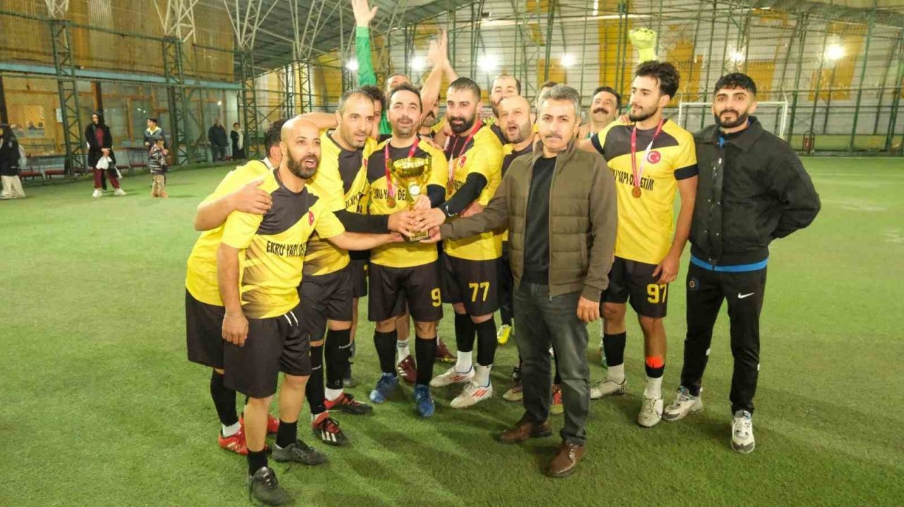 Erzincan Belediyesi tarafından düzenlenen Birimler Arası Halı Saha Futbol Turnuvası,