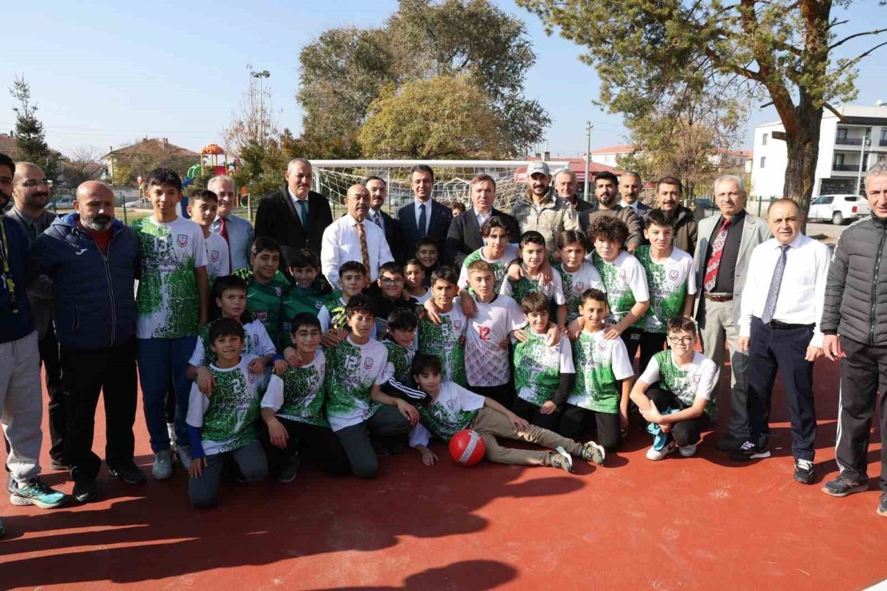 Erzincan Valisi Hamza Aydoğdu, Vali Yardımcısı Hüseyin Aydın ve birim