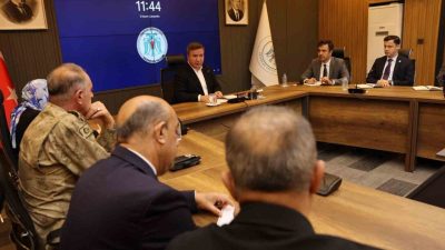 Erzincan Valisi Hamza Aydoğdu başkanlığında, vali yardımcıları ve birim amirlerinin