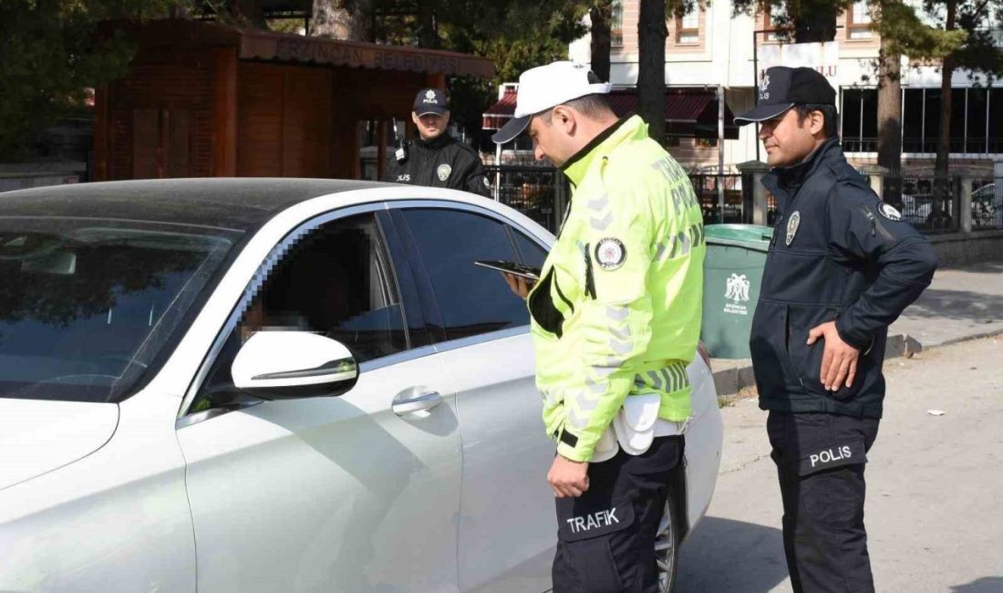 Erzincan İl Emniyet Müdürlüğü ekipleri, öğrencilerin güvenli bir eğitim ortamında